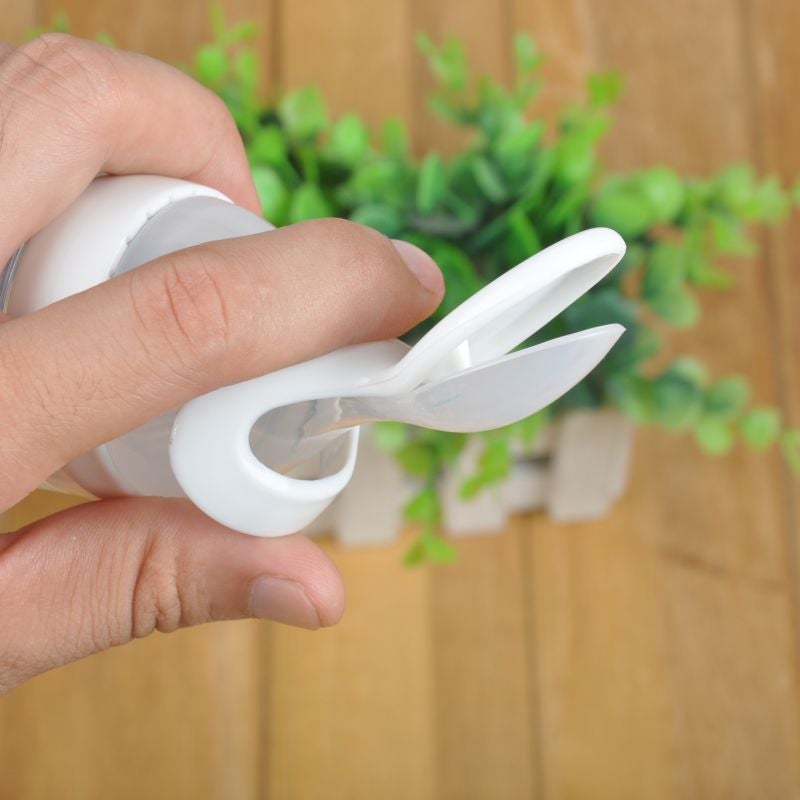 Biberon avec cuillère pour nouveau - né | EasyBottle™ - Babylove